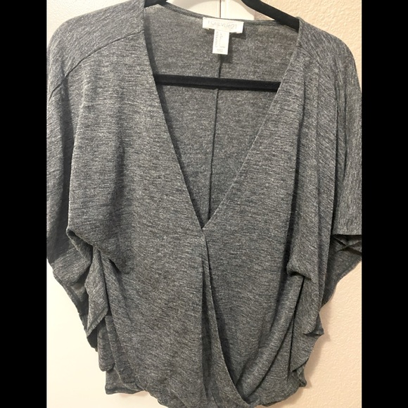 Tops - Grey top / blouse